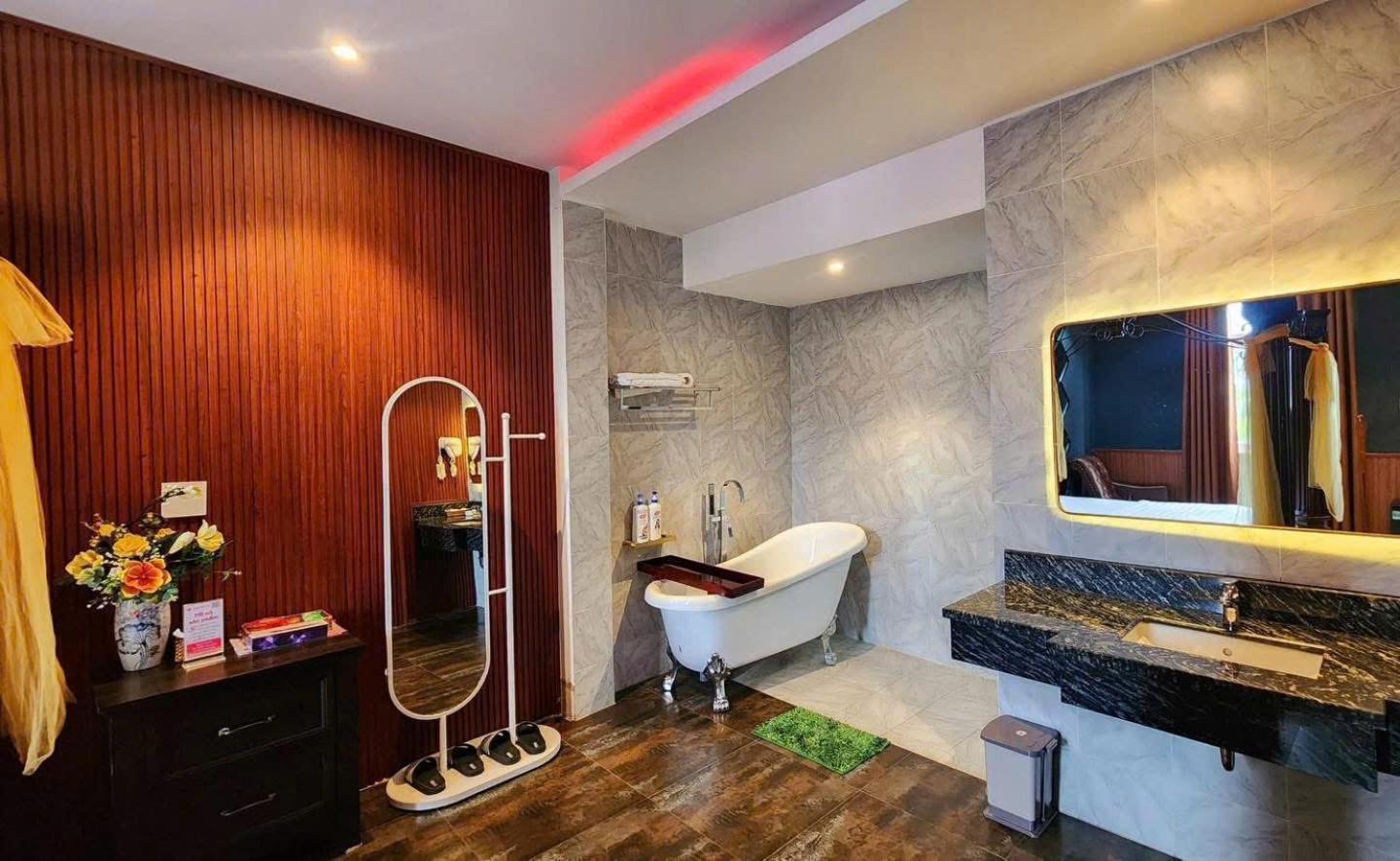 Hotel Khach San Nha Minh Cai Rang Esterno foto
